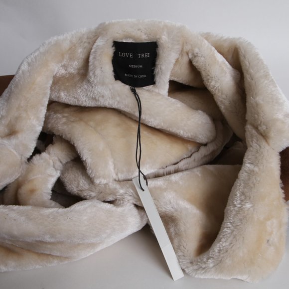 LOVE TREE Medium Faux Fur/Suede Sleeveless Jacket - Picture 5 of 8